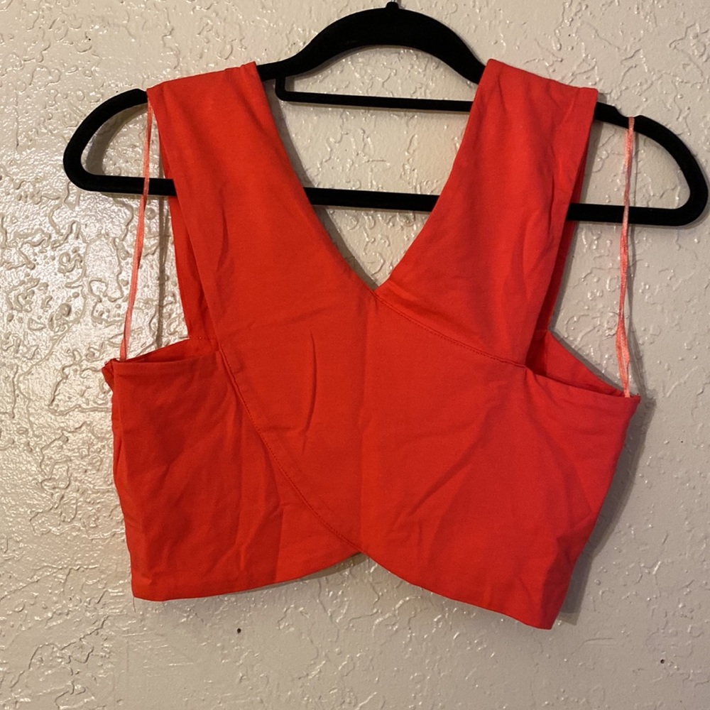 Foreign Exchange Crop Top Coral Size M - Picture 2 of 2